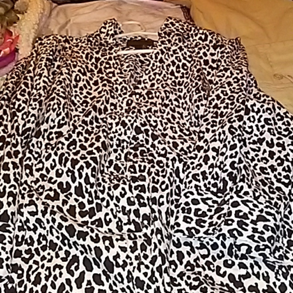 Long sleeve animal print button up